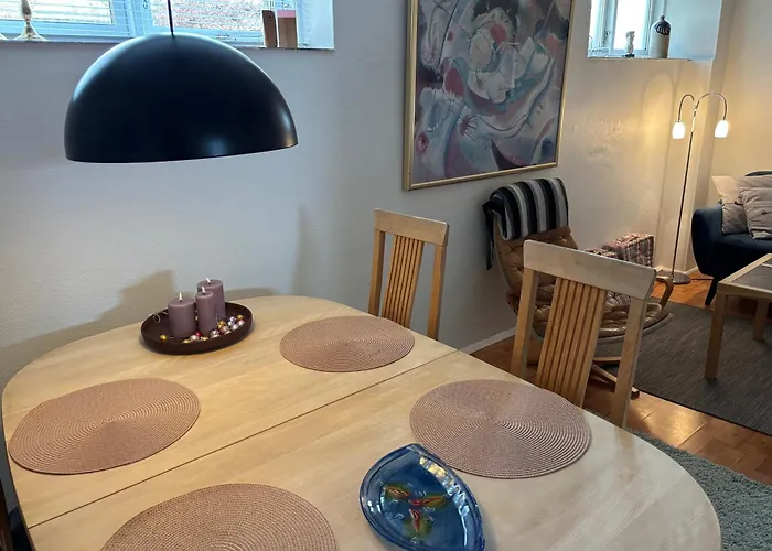 Hyggelig Taet Pa Centrum Daire *